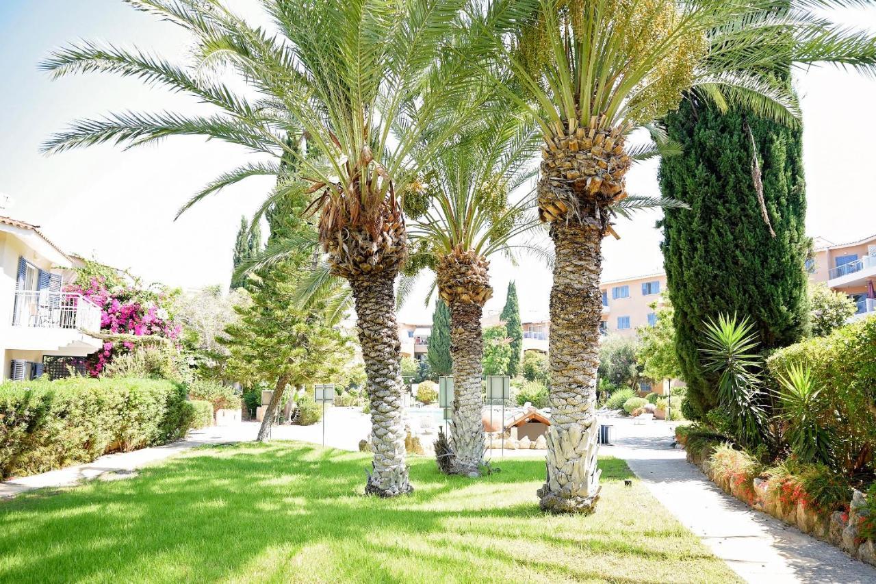 Paradise Gardens With A Large Terrace Пафос Екстериор снимка
