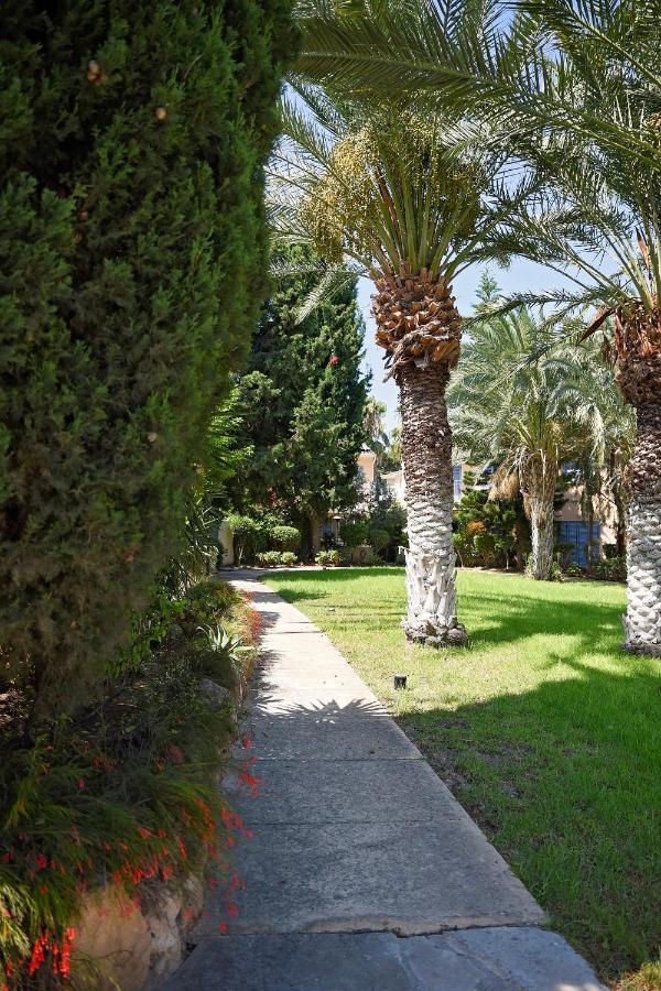 Paradise Gardens With A Large Terrace Пафос Екстериор снимка